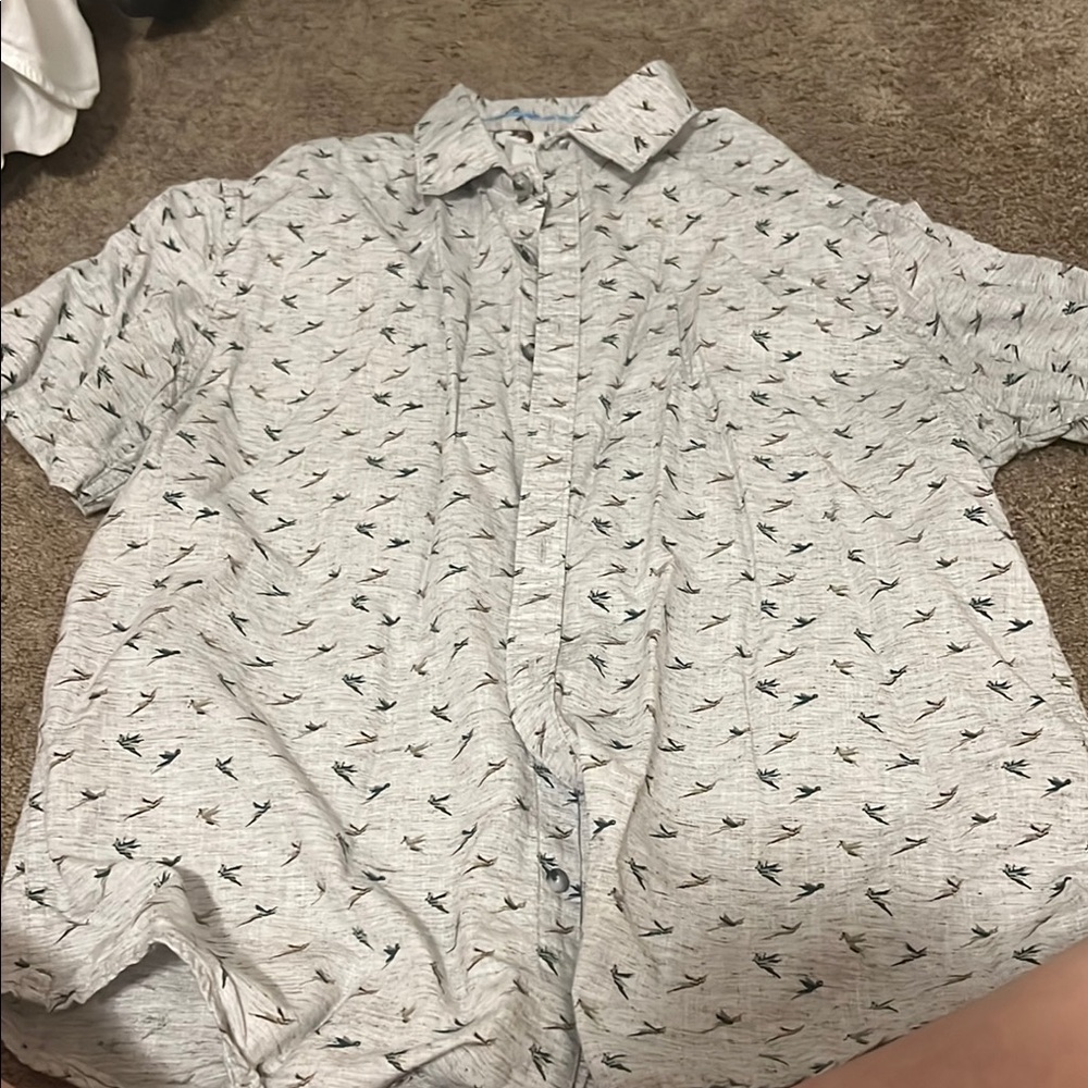 Gray Casual Button Down Shirt with Lightweight Fabric